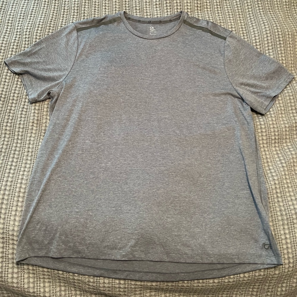 New Men's Gap For Tech Tshirt